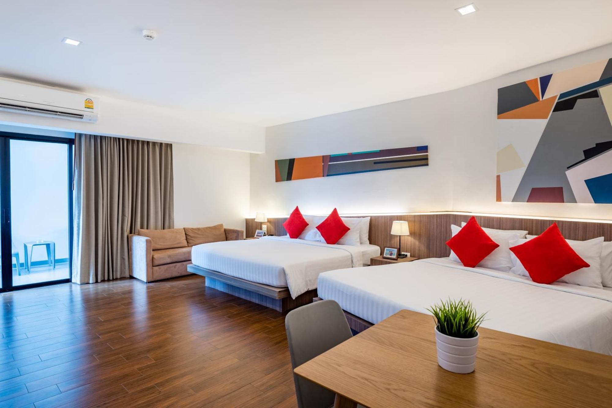 J Inspired Hotel Pattaya Extérieur photo