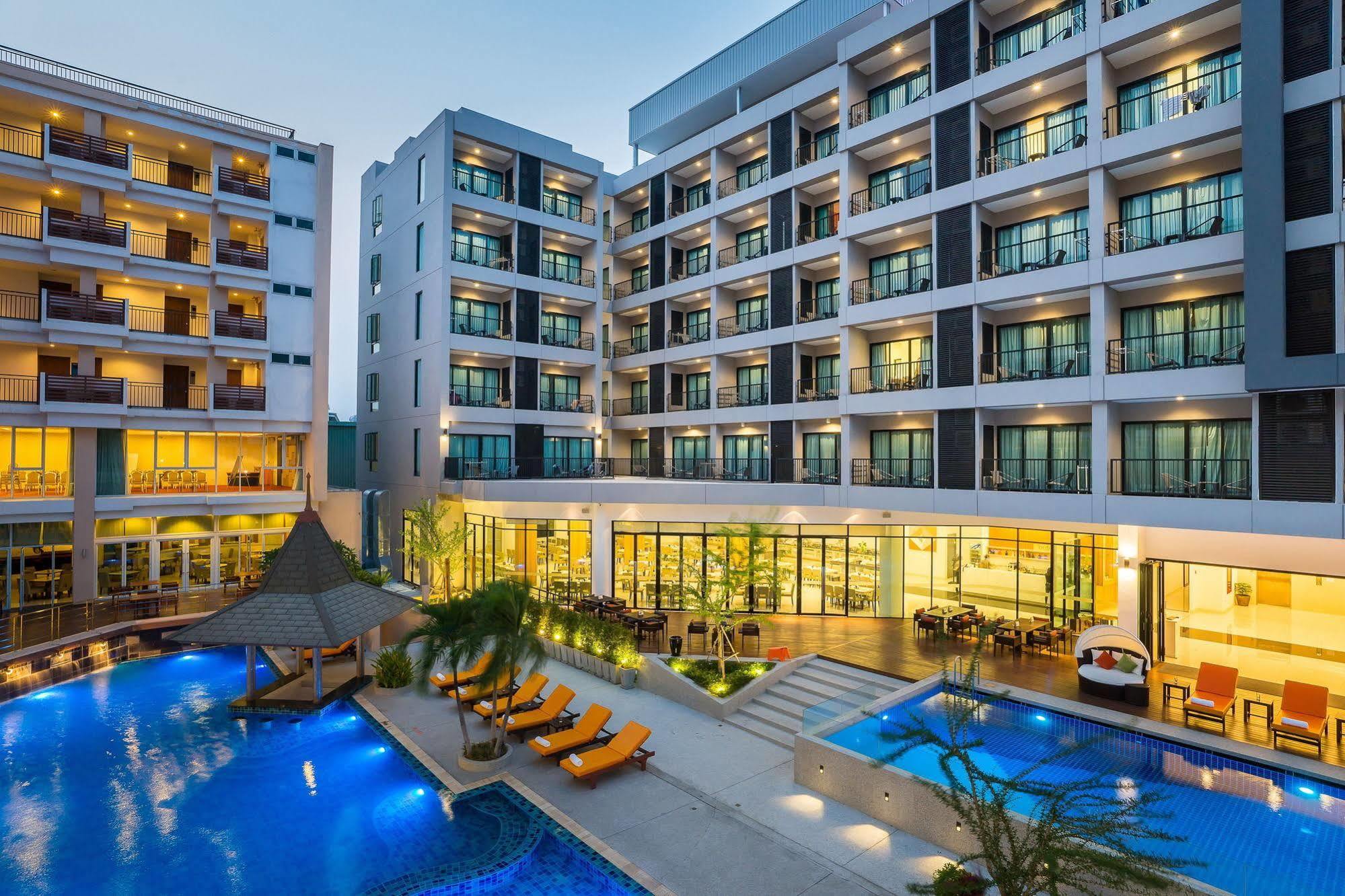 J Inspired Hotel Pattaya Extérieur photo